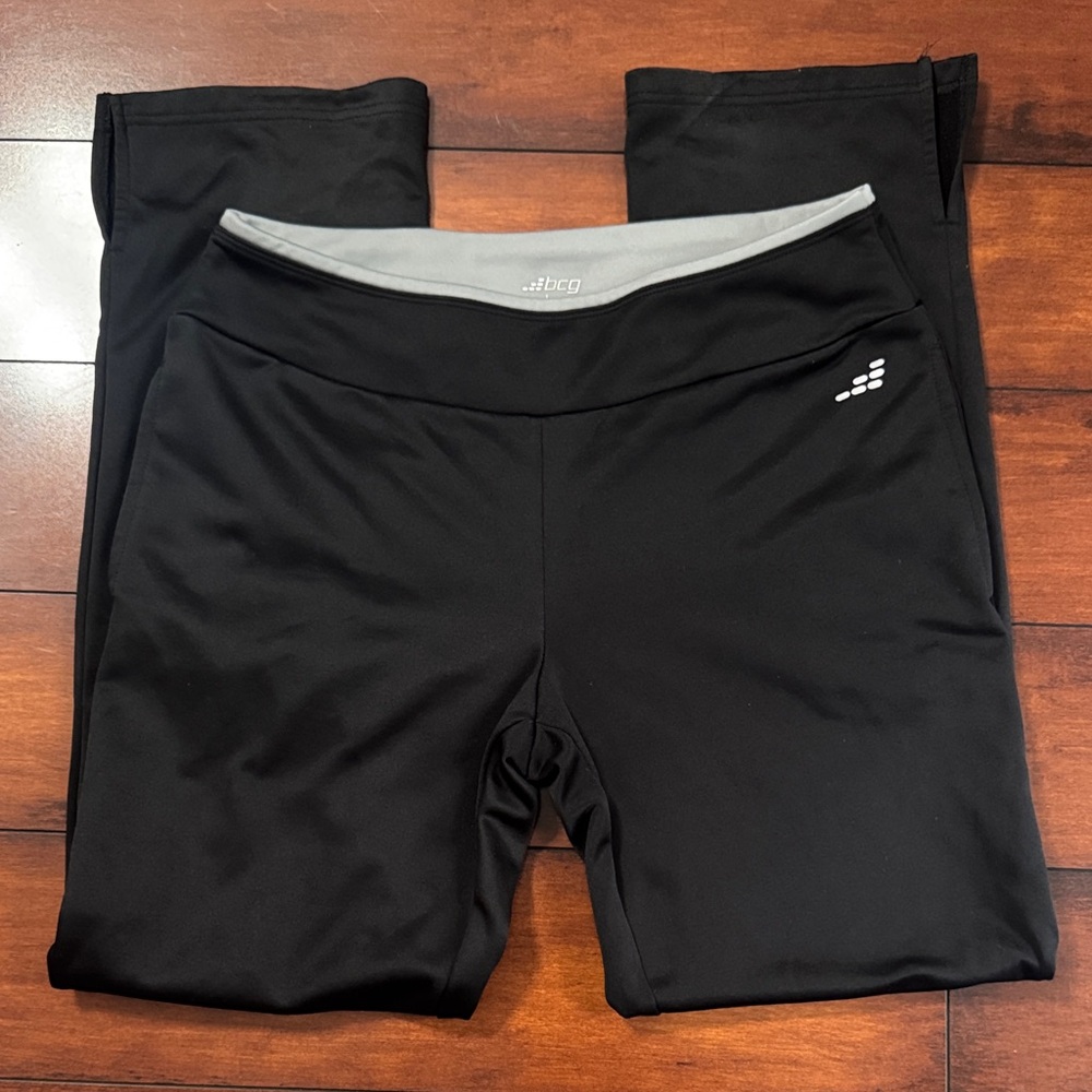 2XU Black Leggings with Gray Waistband